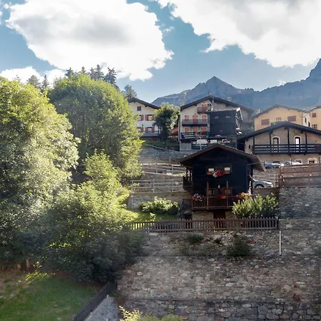 Maison Paquier - Central Family Escape Apartment Valtournenche